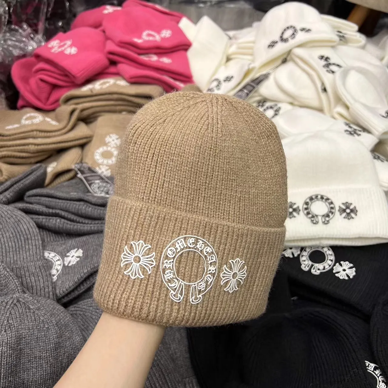 Crow Heart cashmere knitted hat
